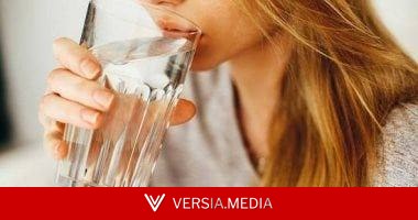 هل يقل شعورك بالعطش فى الشتاء؟.. أطباء يحذرون من قلة شرب الماء